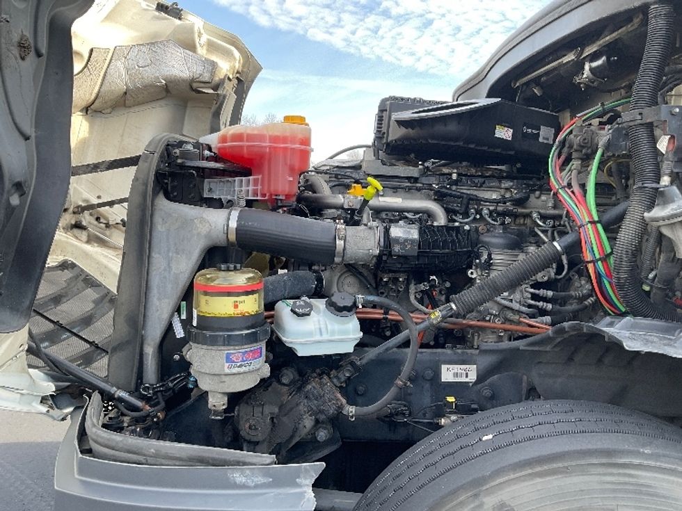 Day Cab Tractor-Heavy Duty Tractors-Freightliner-2019-T12664ST-Bloomington-IN-499,134\n\t\tmiles-$ 45,750 - Image 16