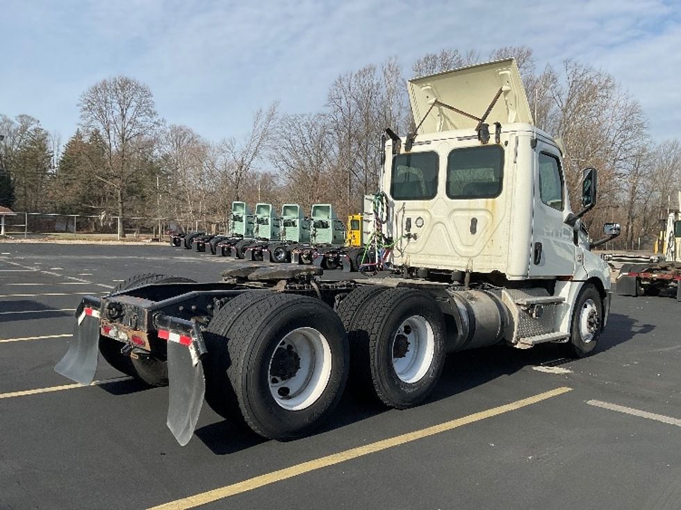 Day Cab Tractor-Heavy Duty Tractors-Freightliner-2019-T12664ST-Bloomington-IN-499,134\n\t\tmiles-$ 45,750 - Image 7