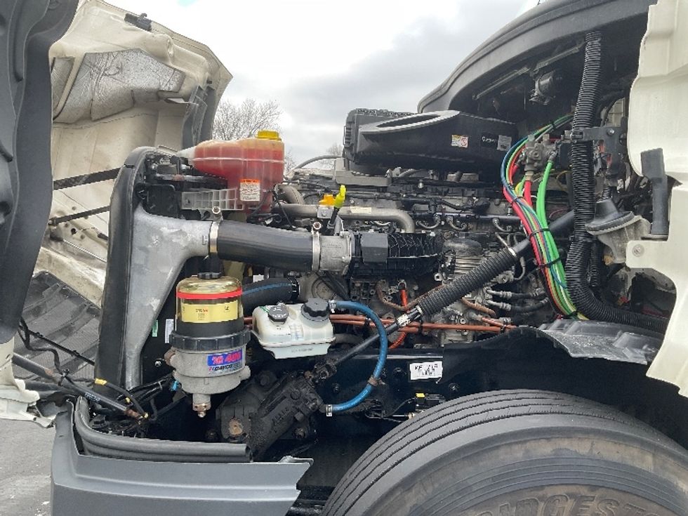 Day Cab Tractor-Heavy Duty Tractors-Freightliner-2019-T12664ST-Bloomington-IN-592,185\n\t\tmiles-$ 38,250 - Image 16