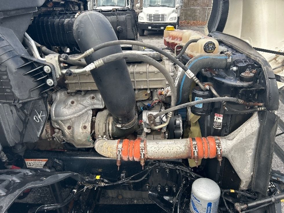 Day Cab Tractor-Heavy Duty Tractors-Freightliner-2019-T12664ST-Blountville-TN-311,283\n\t\tmiles-$ 49,500 - Image 15