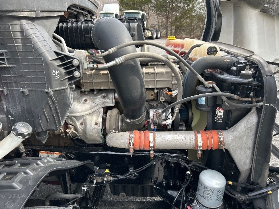 Day Cab Tractor-Heavy Duty Tractors-Freightliner-2019-T12664ST-Blountville-TN-363,183\n\t\tmiles-$ 46,250 - Image 15