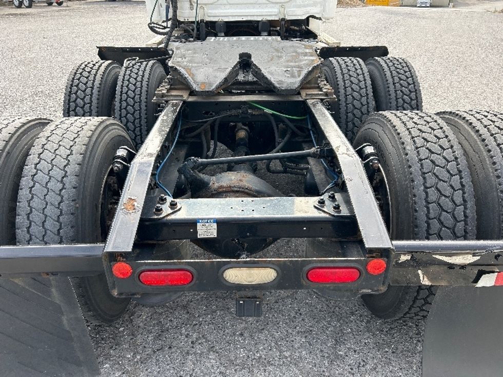 Day Cab Tractor-Heavy Duty Tractors-Freightliner-2019-T12664ST-Blountville-TN-363,183\n\t\tmiles-$ 46,250 - Image 6