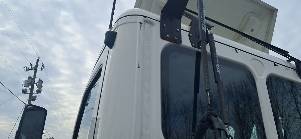 Day Cab Tractor-Heavy Duty Tractors-Freightliner-2019-T12664ST-Blountville-TN-382,992\n\t\tmiles-$ 45,250 - Image 19