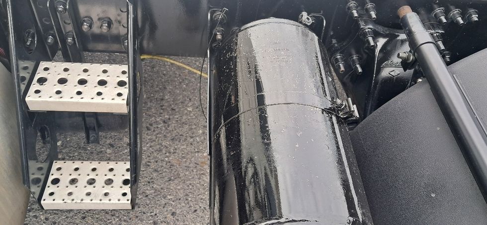 Day Cab Tractor-Heavy Duty Tractors-Freightliner-2019-T12664ST-Blountville-TN-382,992\n\t\tmiles-$ 45,250 - Image 20