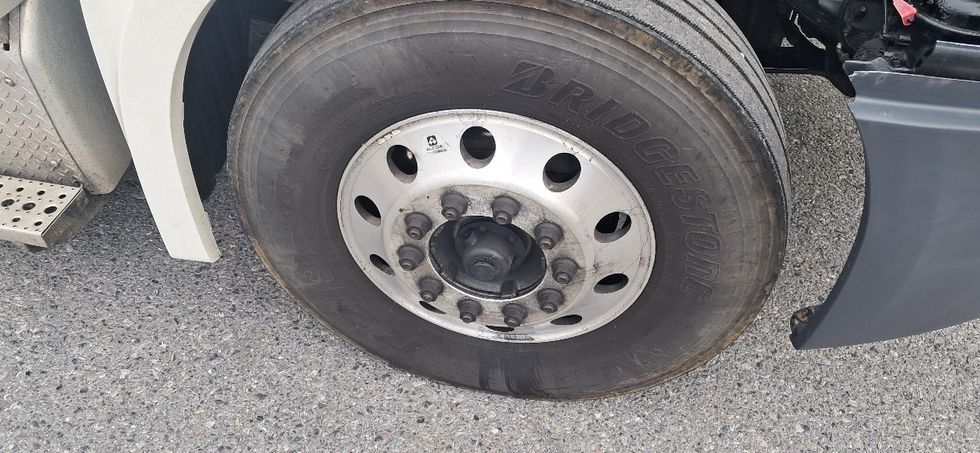 Day Cab Tractor-Heavy Duty Tractors-Freightliner-2019-T12664ST-Blountville-TN-382,992\n\t\tmiles-$ 45,250 - Image 22