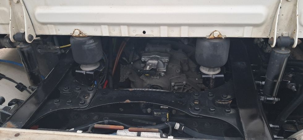 Day Cab Tractor-Heavy Duty Tractors-Freightliner-2019-T12664ST-Blountville-TN-382,992\n\t\tmiles-$ 45,250 - Image 24