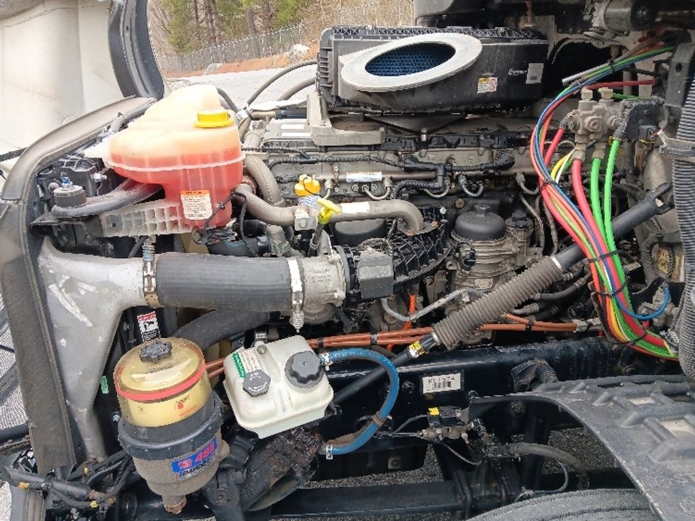 Day Cab Tractor-Heavy Duty Tractors-Freightliner-2019-T12664ST-Blountville-TN-418,033\n\t\tmiles-$ 47,000 - Image 16