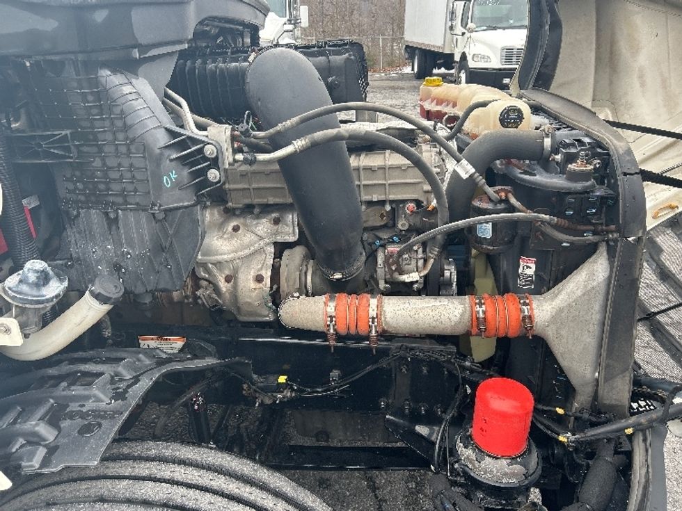 Day Cab Tractor-Heavy Duty Tractors-Freightliner-2019-T12664ST-Blountville-TN-463,482\n\t\tmiles-$ 41,250 - Image 15