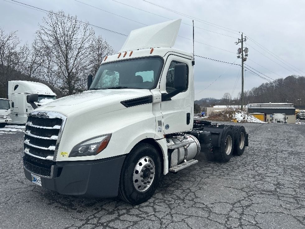Day Cab Tractor-Heavy Duty Tractors-Freightliner-2019-T12664ST-Blountville-TN-463,482\n\t\tmiles-$ 41,250 - Image 3