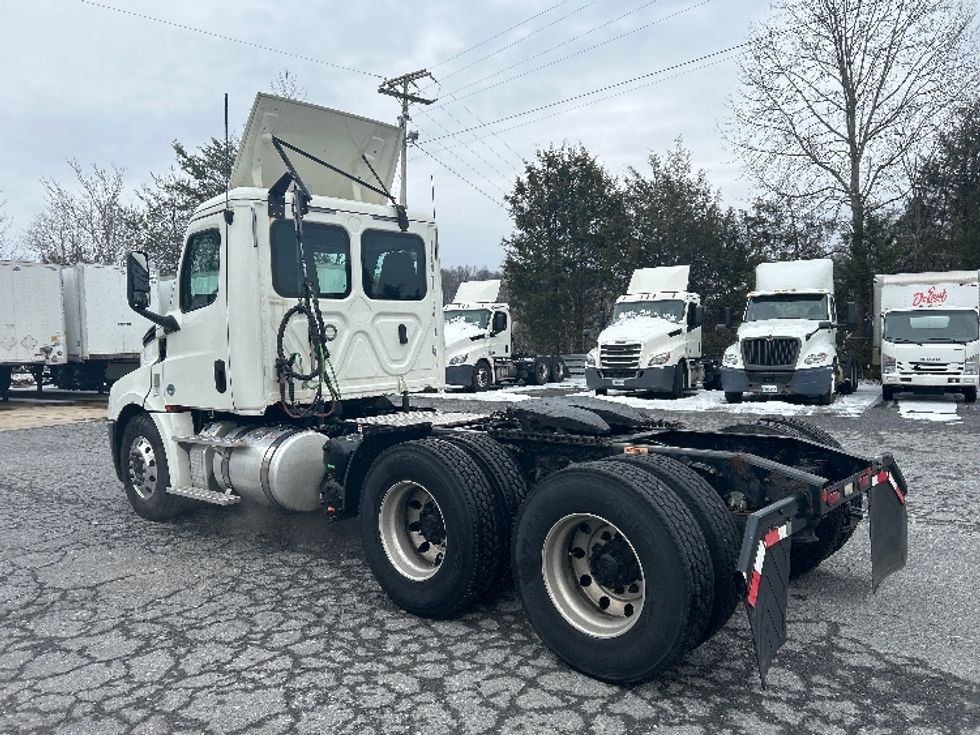 Day Cab Tractor-Heavy Duty Tractors-Freightliner-2019-T12664ST-Blountville-TN-463,482\n\t\tmiles-$ 41,250 - Image 5