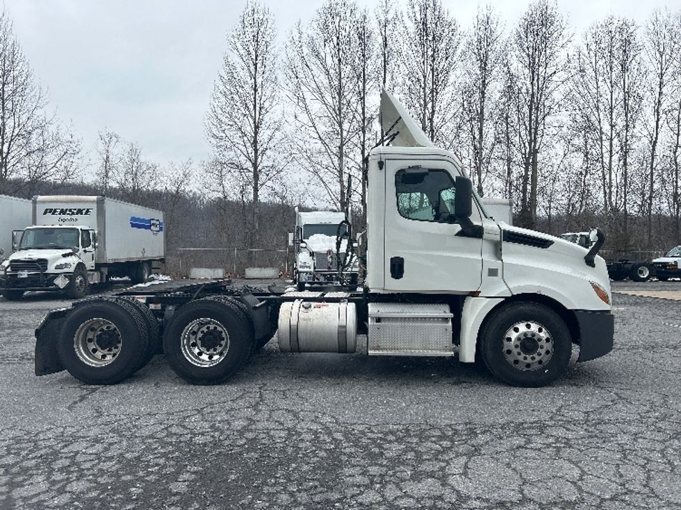Day Cab Tractor-Heavy Duty Tractors-Freightliner-2019-T12664ST-Blountville-TN-463,482\n\t\tmiles-$ 41,250 - Image 8