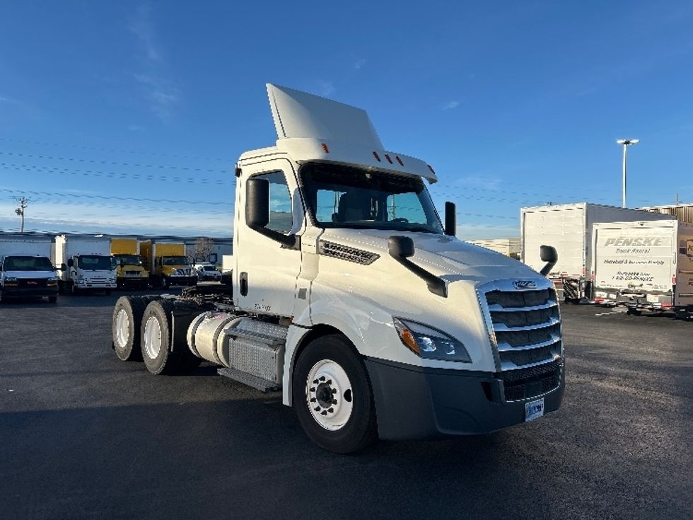 Day Cab Tractor-Heavy Duty Tractors-Freightliner-2019-T12664ST-Boise-ID-558,168\n\t\tmiles-$ 36,750 - Image 1