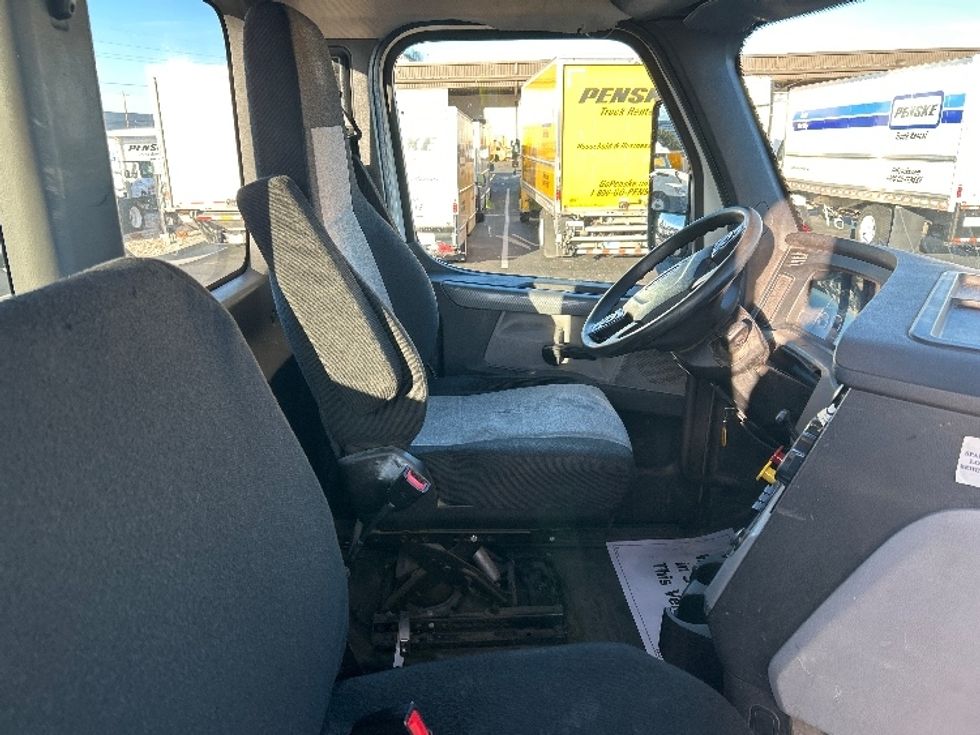 Day Cab Tractor-Heavy Duty Tractors-Freightliner-2019-T12664ST-Boise-ID-558,168\n\t\tmiles-$ 36,750 - Image 14