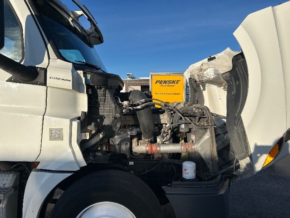 Day Cab Tractor-Heavy Duty Tractors-Freightliner-2019-T12664ST-Boise-ID-558,168\n\t\tmiles-$ 36,750 - Image 15