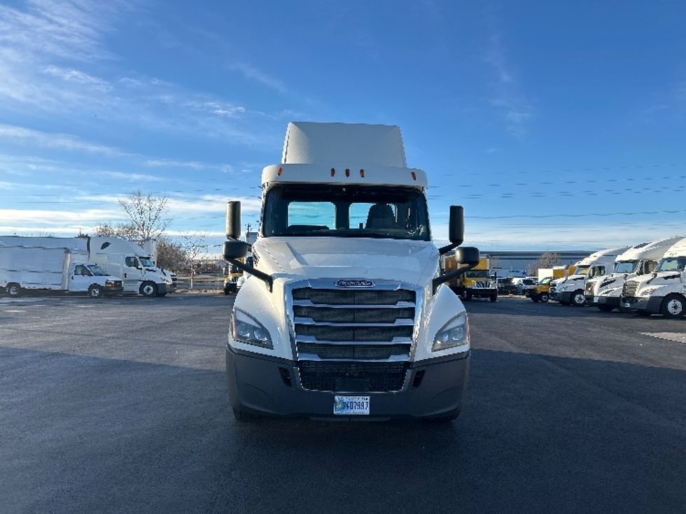 Day Cab Tractor-Heavy Duty Tractors-Freightliner-2019-T12664ST-Boise-ID-558,168\n\t\tmiles-$ 36,750 - Image 2