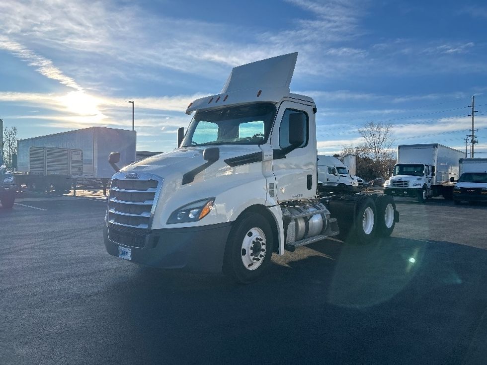 Day Cab Tractor-Heavy Duty Tractors-Freightliner-2019-T12664ST-Boise-ID-558,168\n\t\tmiles-$ 36,750 - Image 3