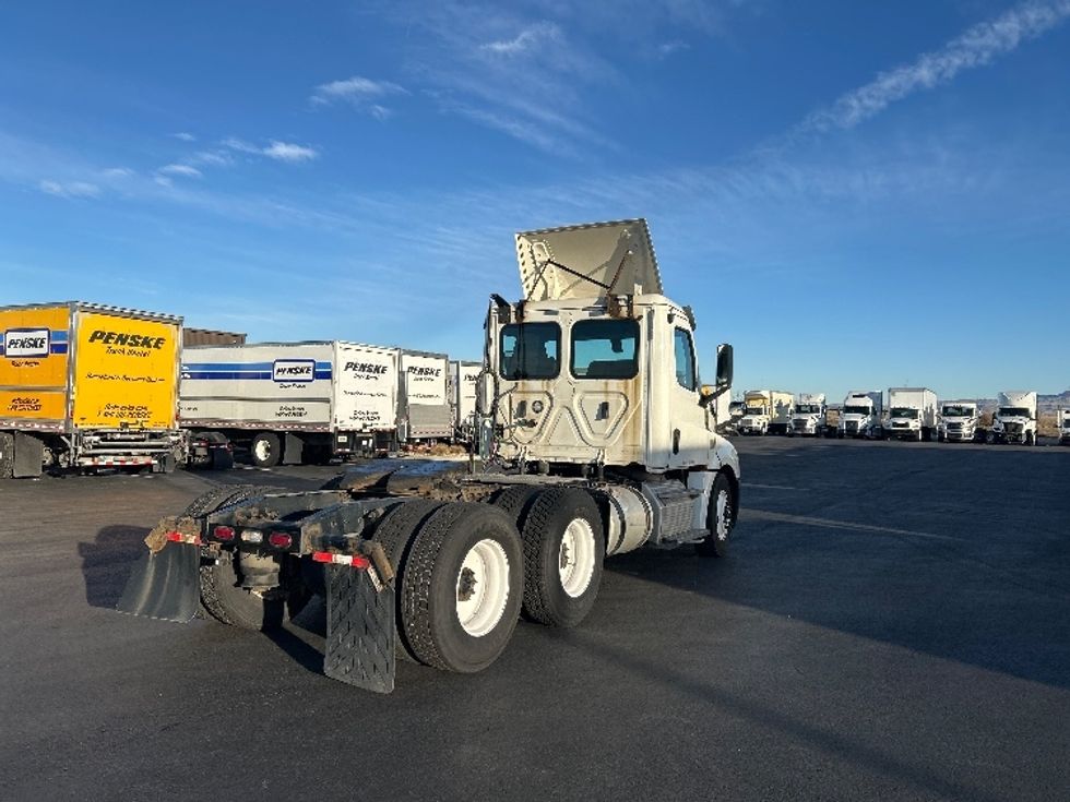Day Cab Tractor-Heavy Duty Tractors-Freightliner-2019-T12664ST-Boise-ID-558,168\n\t\tmiles-$ 36,750 - Image 7