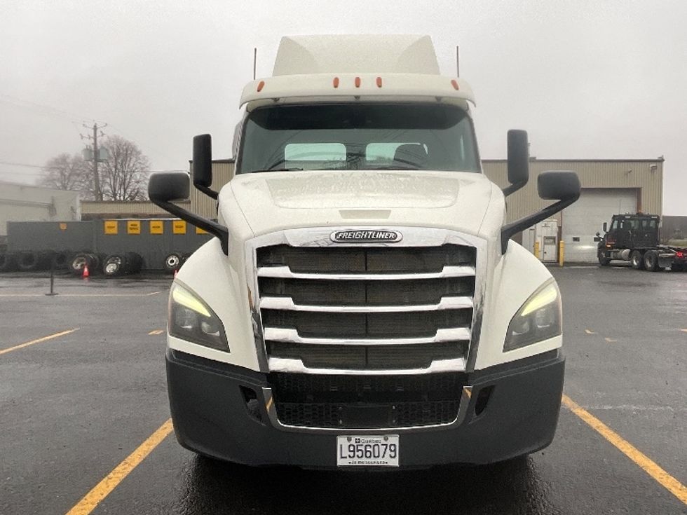 Day Cab Tractor-Heavy Duty Tractors-Freightliner-2019-T12664ST-Boucherville-PQ-473,482\n\t\tkm-$ 63,000 - Image 2