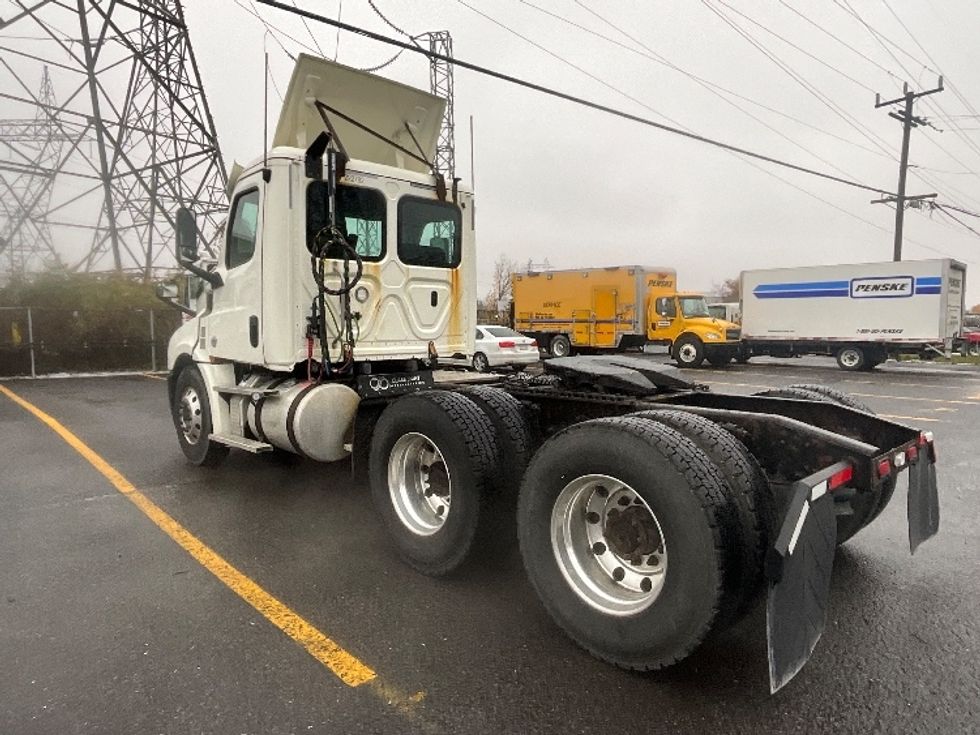 Day Cab Tractor-Heavy Duty Tractors-Freightliner-2019-T12664ST-Boucherville-PQ-473,482\n\t\tkm-$ 63,000 - Image 5
