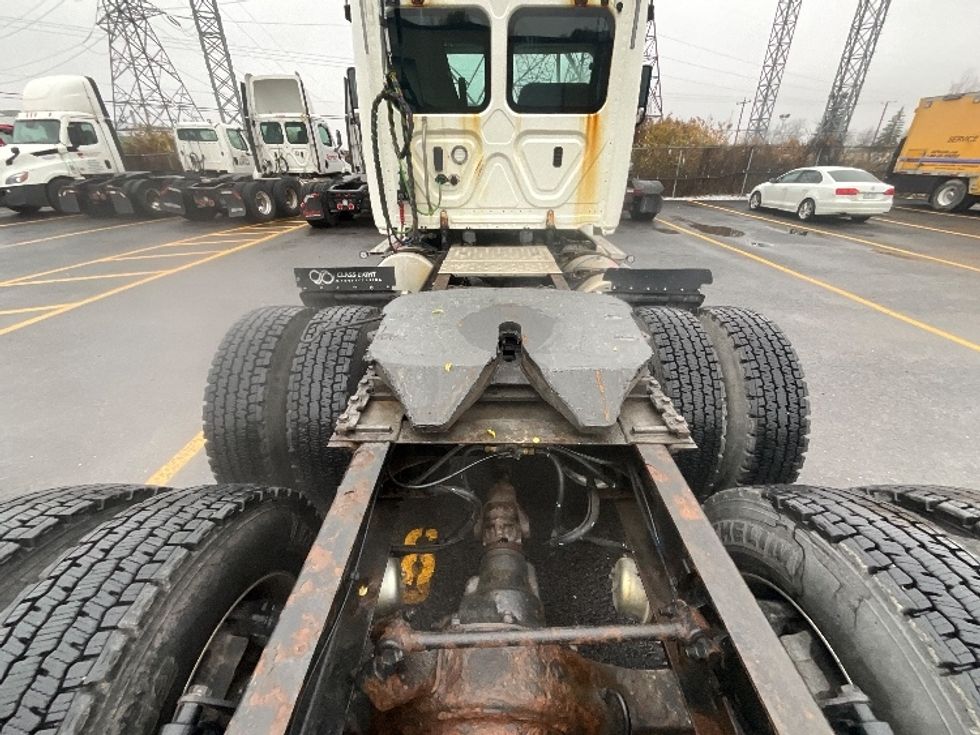 Day Cab Tractor-Heavy Duty Tractors-Freightliner-2019-T12664ST-Boucherville-PQ-473,482\n\t\tkm-$ 63,000 - Image 6