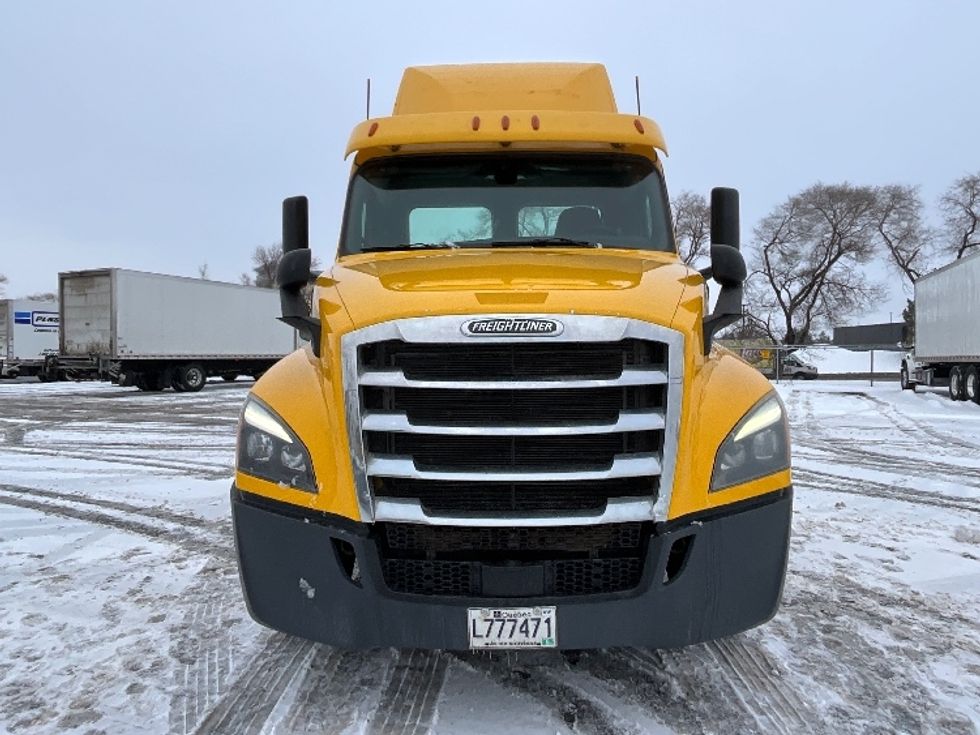 Day Cab Tractor-Heavy Duty Tractors-Freightliner-2019-T12664ST-Boucherville-PQ-587,583\n\t\tkm-$ 51,250 - Image 2