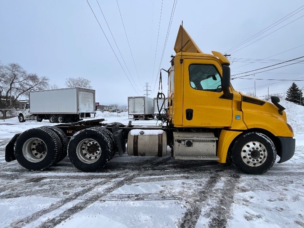 Day Cab Tractor-Heavy Duty Tractors-Freightliner-2019-T12664ST-Boucherville-PQ-587,583\n\t\tkm-$ 51,250 - Image 8