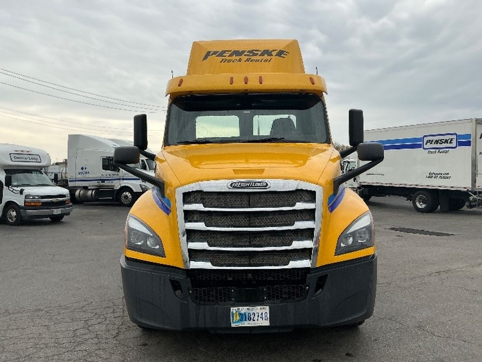 Day Cab Tractor-Heavy Duty Tractors-Freightliner-2019-T12664ST-Bowling Green-KY-351,049\n\t\tmiles-$ 41,250 - Image 2