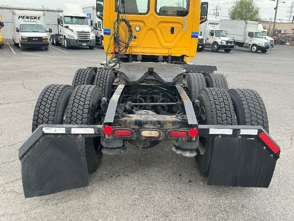 Day Cab Tractor-Heavy Duty Tractors-Freightliner-2019-T12664ST-Bowling Green-KY-351,049\n\t\tmiles-$ 41,250 - Image 6