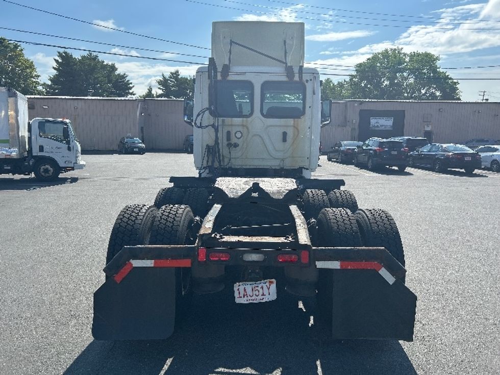 Day Cab Tractor-Heavy Duty Tractors-Freightliner-2019-T12664ST-Braintree-MA-203,341\n\t\tmiles-$ 51,500 - Image 6