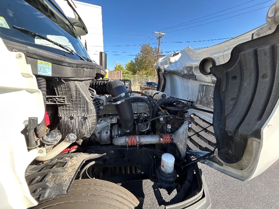 Day Cab Tractor-Heavy Duty Tractors-Freightliner-2019-T12664ST-Braintree-MA-212,563\n\t\tmiles-$ 48,500 - Image 15