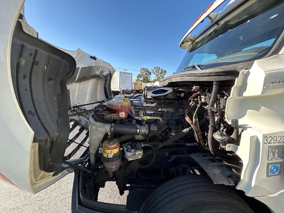 Day Cab Tractor-Heavy Duty Tractors-Freightliner-2019-T12664ST-Braintree-MA-212,563\n\t\tmiles-$ 48,500 - Image 16