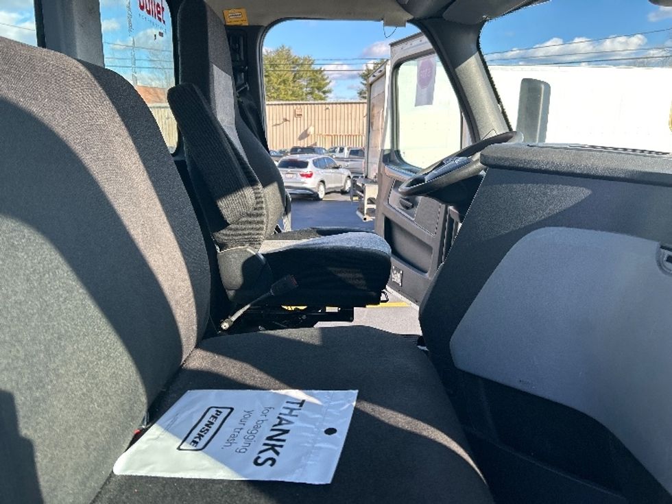 Day Cab Tractor-Heavy Duty Tractors-Freightliner-2019-T12664ST-Braintree-MA-258,711\n\t\tmiles-$ 46,250 - Image 14