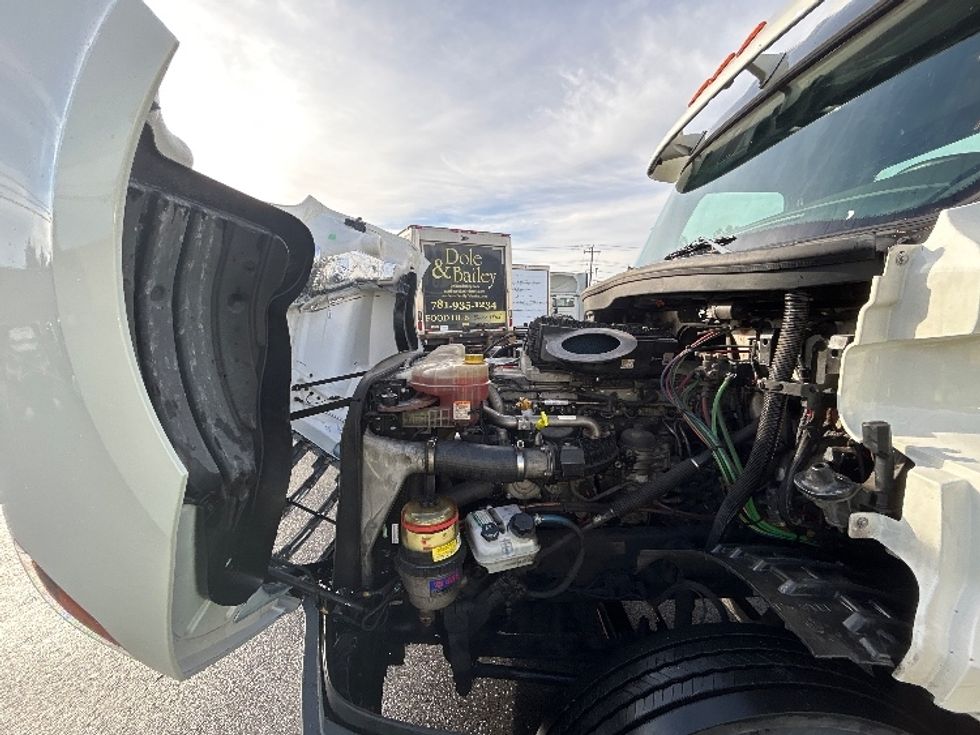 Day Cab Tractor-Heavy Duty Tractors-Freightliner-2019-T12664ST-Braintree-MA-263,694\n\t\tmiles-$ 46,000 - Image 16