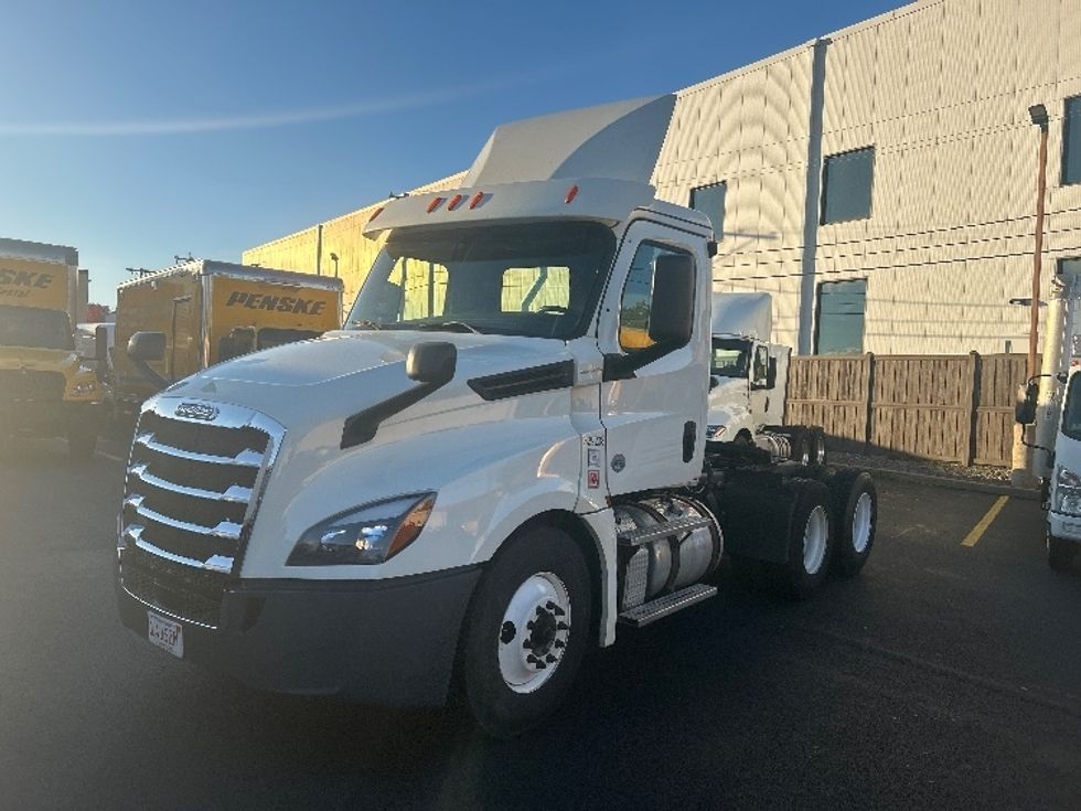 Day Cab Tractor-Heavy Duty Tractors-Freightliner-2019-T12664ST-Braintree-MA-263,694\n\t\tmiles-$ 46,000 - Image 3