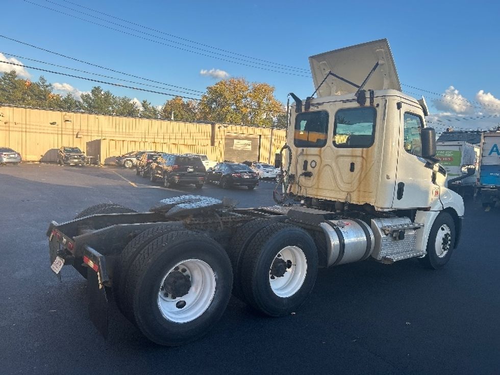 Day Cab Tractor-Heavy Duty Tractors-Freightliner-2019-T12664ST-Braintree-MA-263,694\n\t\tmiles-$ 46,000 - Image 7