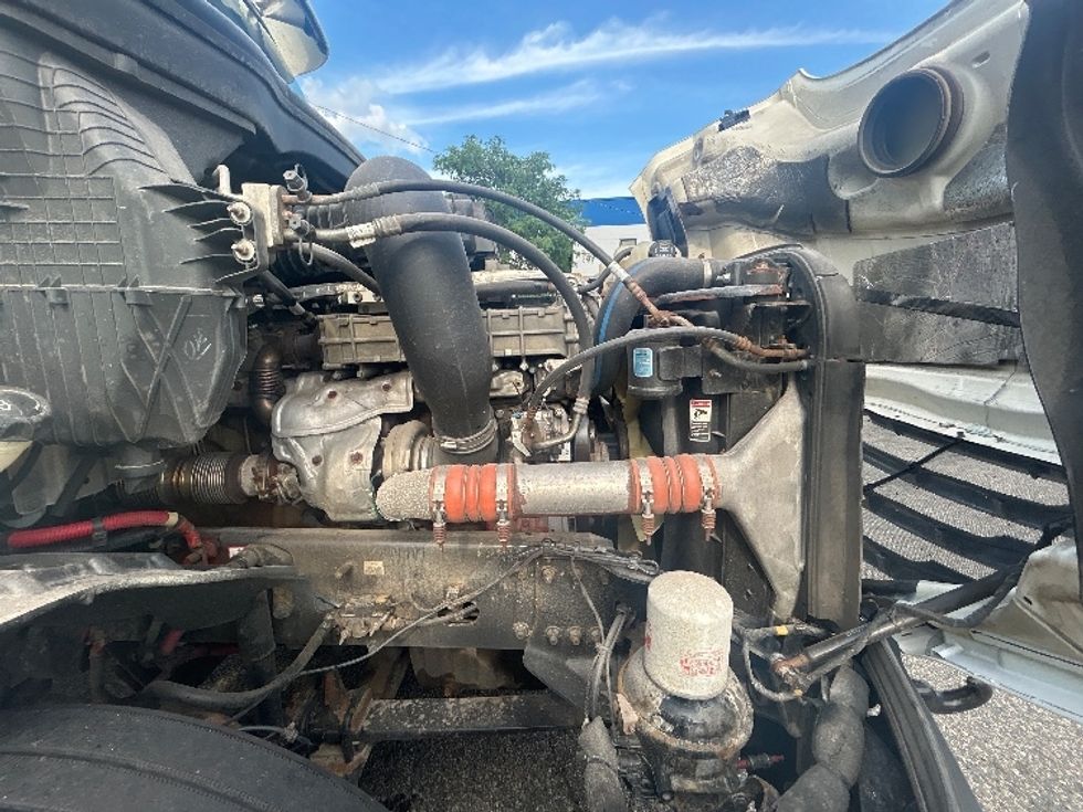 Day Cab Tractor-Heavy Duty Tractors-Freightliner-2019-T12664ST-Braintree-MA-351,250\n\t\tmiles-$ 45,250 - Image 15