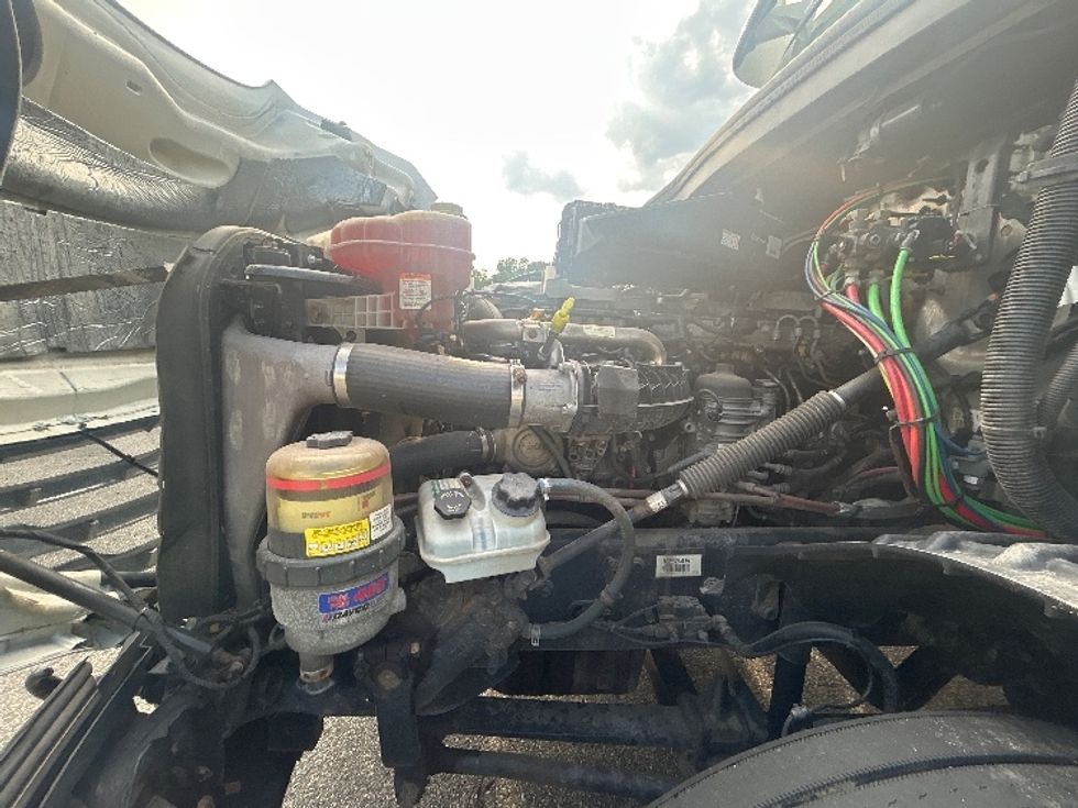 Day Cab Tractor-Heavy Duty Tractors-Freightliner-2019-T12664ST-Braintree-MA-351,250\n\t\tmiles-$ 45,250 - Image 16