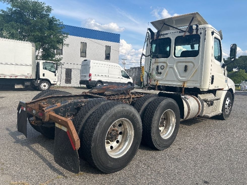 Day Cab Tractor-Heavy Duty Tractors-Freightliner-2019-T12664ST-Braintree-MA-351,250\n\t\tmiles-$ 45,250 - Image 7
