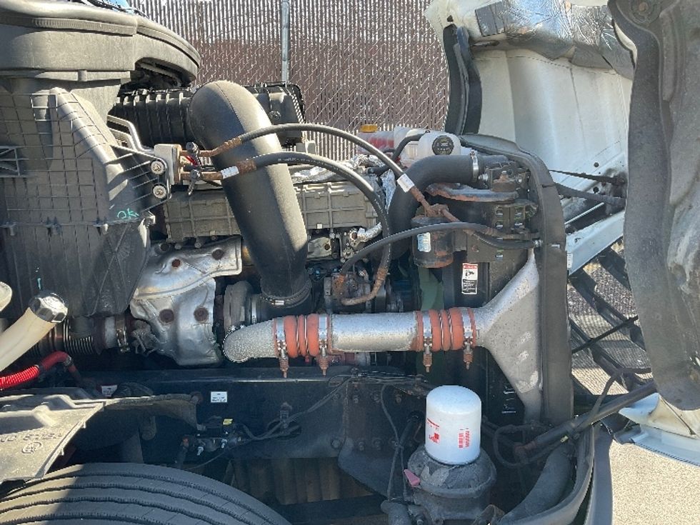 Day Cab Tractor-Heavy Duty Tractors-Freightliner-2019-T12664ST-Braintree-MA-393,854\n\t\tmiles-$ 46,250 - Image 15