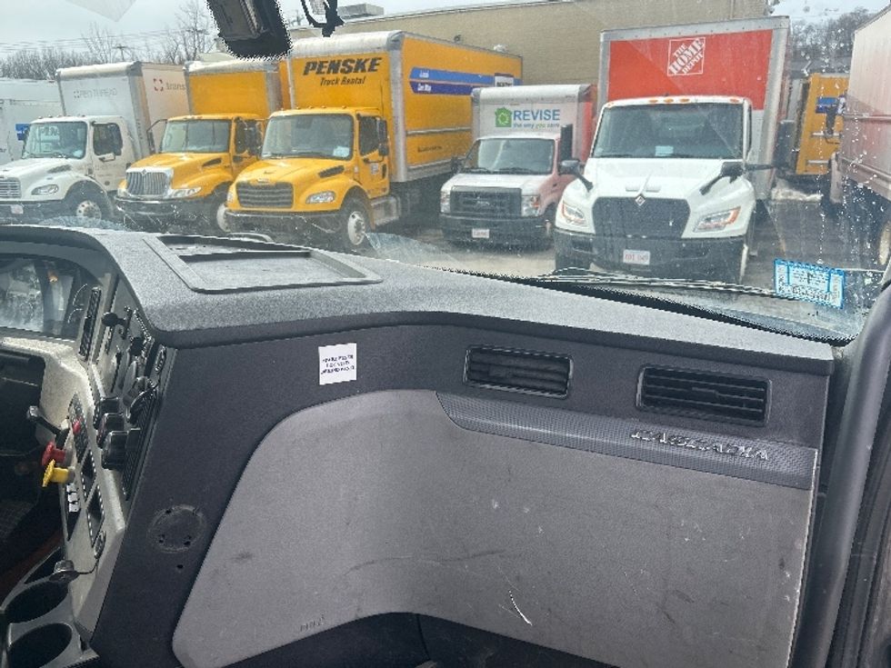 Day Cab Tractor-Heavy Duty Tractors-Freightliner-2019-T12664ST-Braintree-MA-400,175\n\t\tmiles-$ 35,000 - Image 13