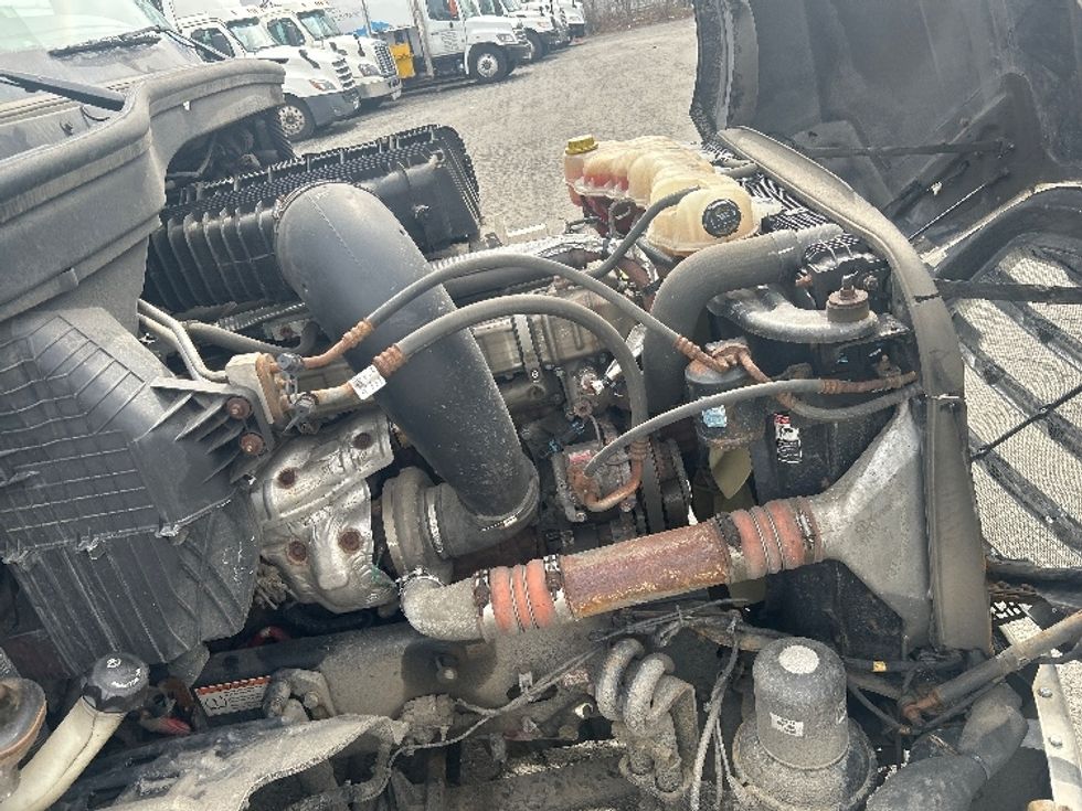 Day Cab Tractor-Heavy Duty Tractors-Freightliner-2019-T12664ST-Braintree-MA-400,175\n\t\tmiles-$ 35,000 - Image 15