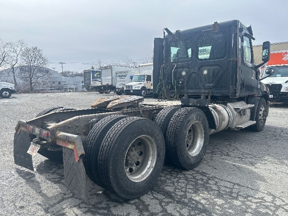 Day Cab Tractor-Heavy Duty Tractors-Freightliner-2019-T12664ST-Braintree-MA-400,175\n\t\tmiles-$ 35,000 - Image 7