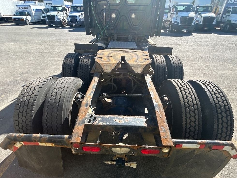 Day Cab Tractor-Heavy Duty Tractors-Freightliner-2019-T12664ST-Braintree-MA-415,727\n\t\tmiles-$ 35,750 - Image 6