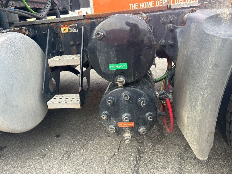 Day Cab Tractor-Heavy Duty Tractors-Freightliner-2019-T12664ST-Braintree-MA-424,413\n\t\tmiles-$ 34,750 - Image 18