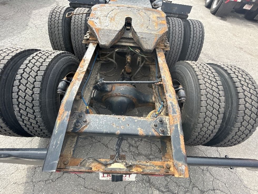 Day Cab Tractor-Heavy Duty Tractors-Freightliner-2019-T12664ST-Braintree-MA-424,413\n\t\tmiles-$ 34,750 - Image 6