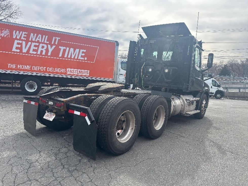 Day Cab Tractor-Heavy Duty Tractors-Freightliner-2019-T12664ST-Braintree-MA-424,413\n\t\tmiles-$ 34,750 - Image 7
