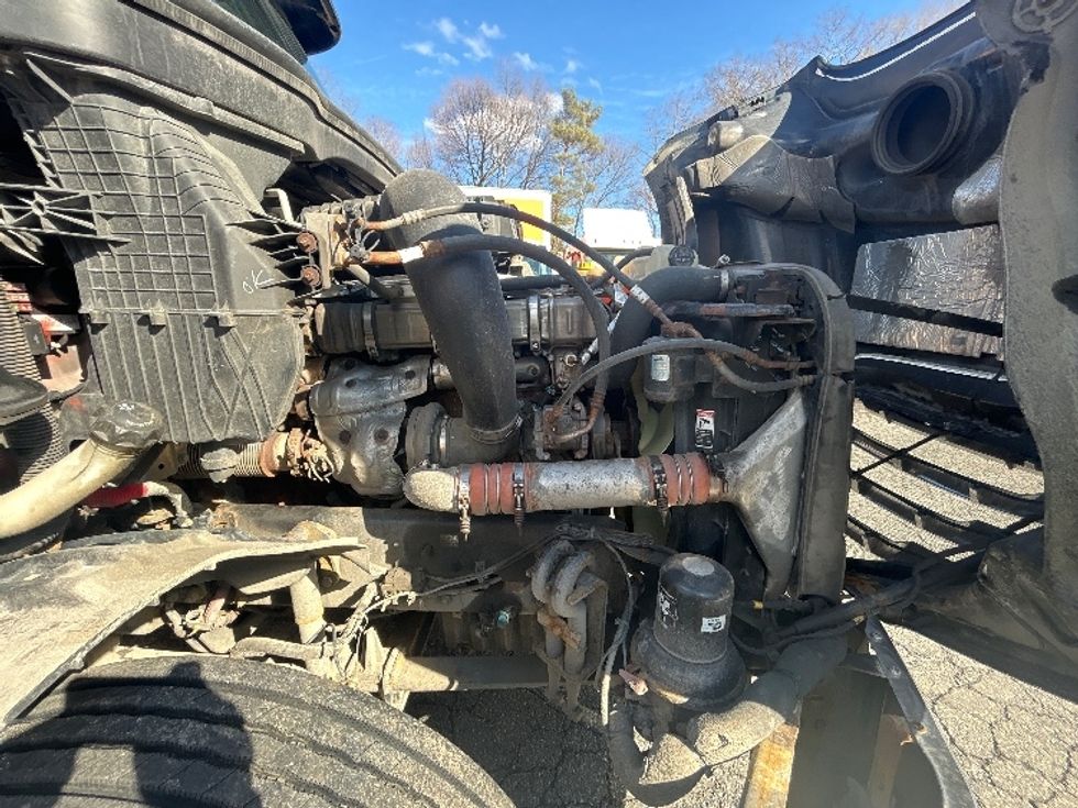 Day Cab Tractor-Heavy Duty Tractors-Freightliner-2019-T12664ST-Braintree-MA-442,816\n\t\tmiles-$ 34,250 - Image 15