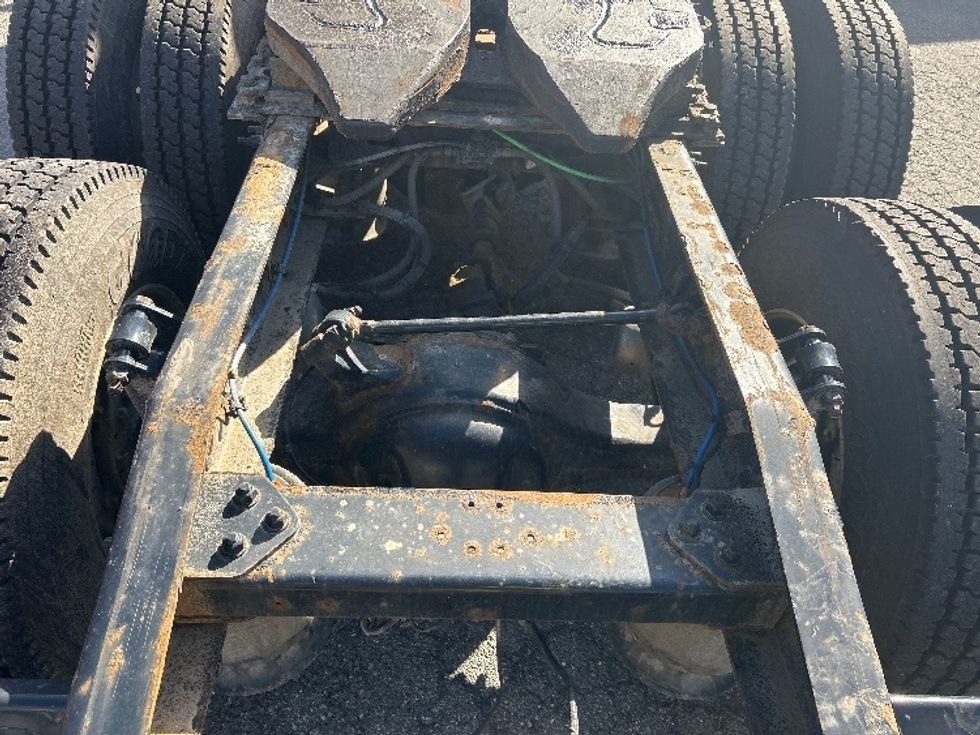 Day Cab Tractor-Heavy Duty Tractors-Freightliner-2019-T12664ST-Braintree-MA-442,816\n\t\tmiles-$ 34,250 - Image 6