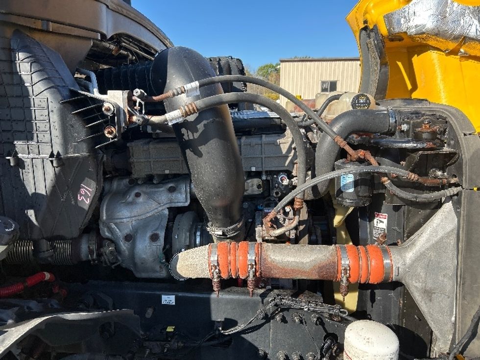 Day Cab Tractor-Heavy Duty Tractors-Freightliner-2019-T12664ST-Braintree-MA-589,036\n\t\tmiles-$ 29,250 - Image 15