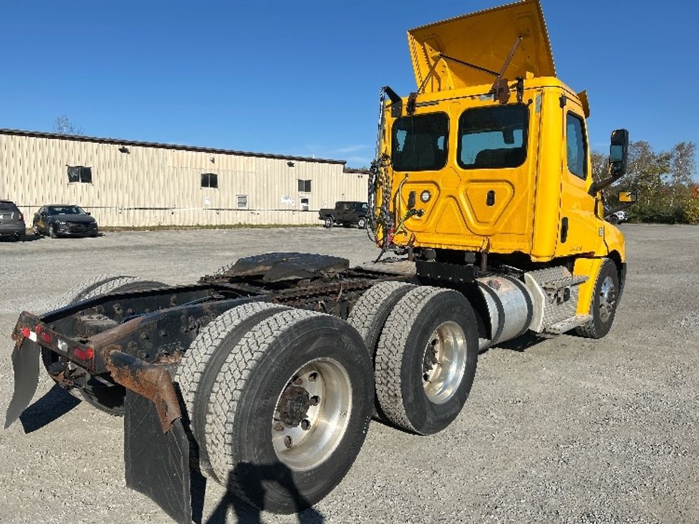 Day Cab Tractor-Heavy Duty Tractors-Freightliner-2019-T12664ST-Braintree-MA-589,036\n\t\tmiles-$ 29,250 - Image 7
